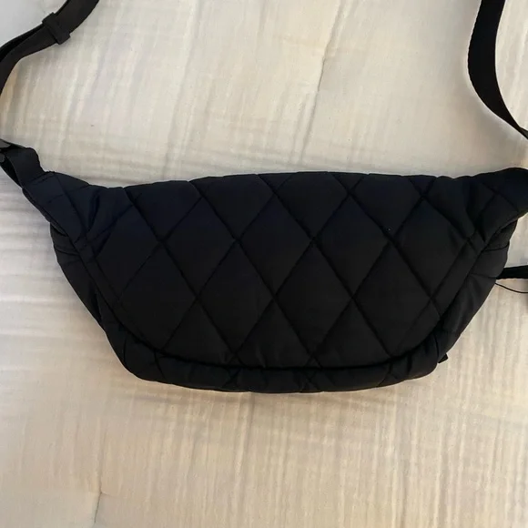 Vera Bradley Ultralight Large Belt Bag - Picture 4 of 9